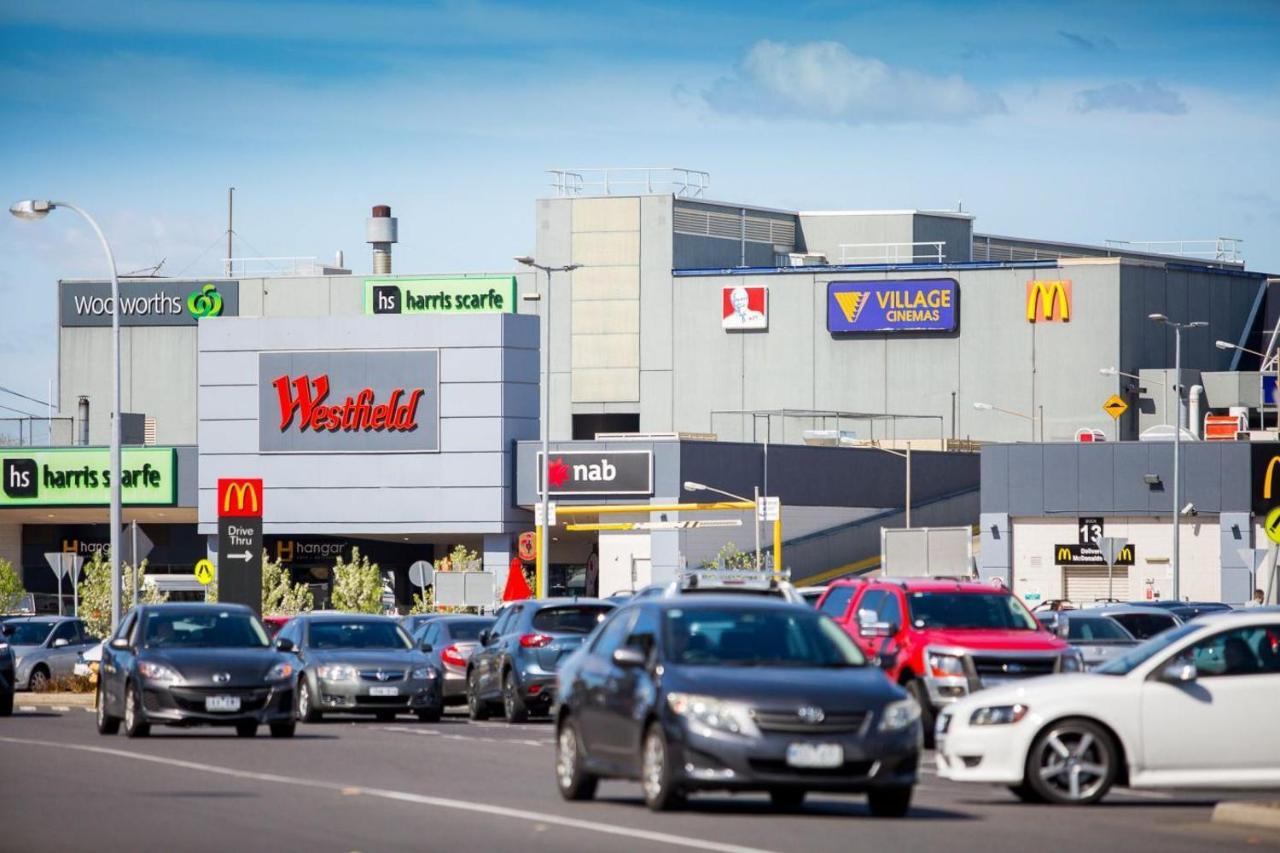 Silver House - Melbourne Airport Accommodation - 7 Minutes From Melbourne Airport מראה חיצוני תמונה